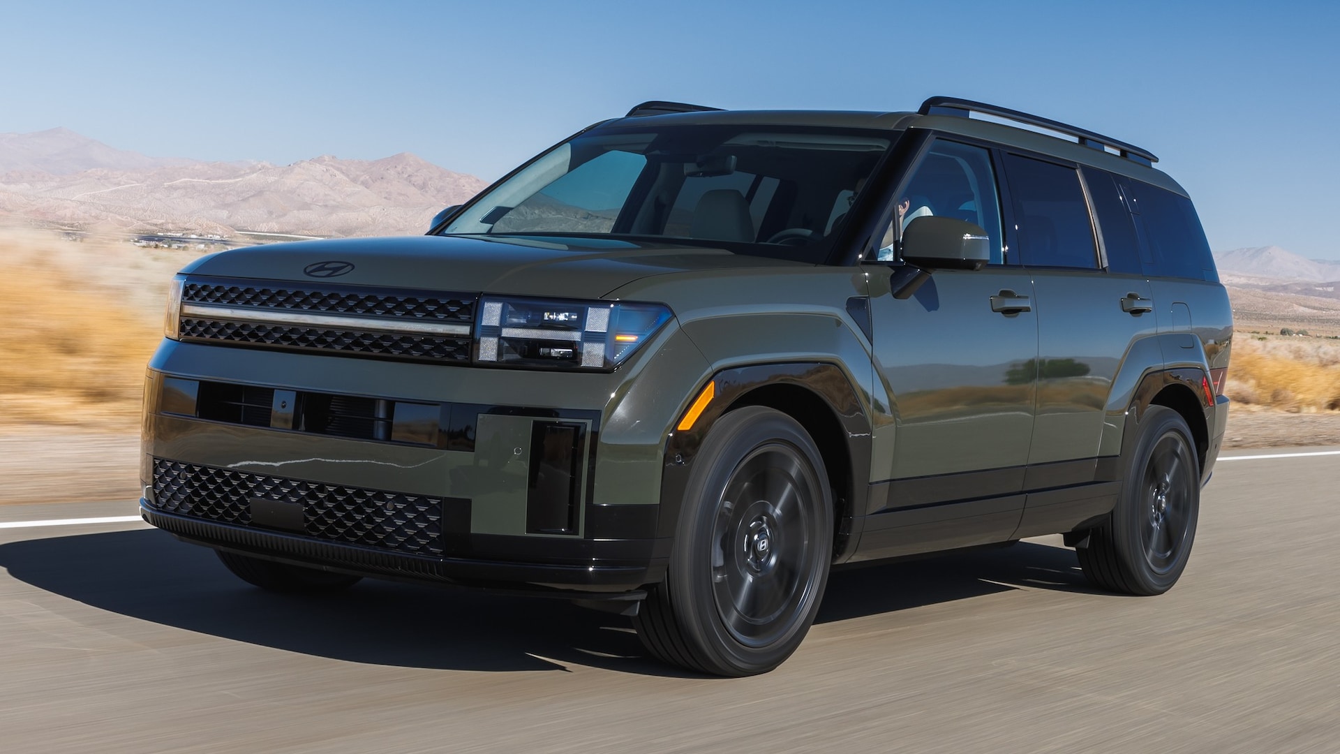 2024 Hyundai Santa Fe SUVOTY Review: Checking All the Boxes