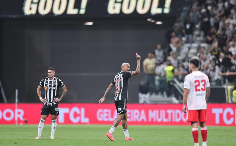 Deyverson em ação contra o River Plate. (Photo by Gilson Lobo/Getty Images)