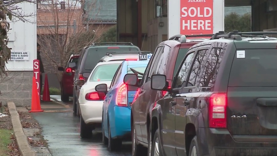 Inefficiency plagues vehicle emissions testing in Chicago as EPA looks