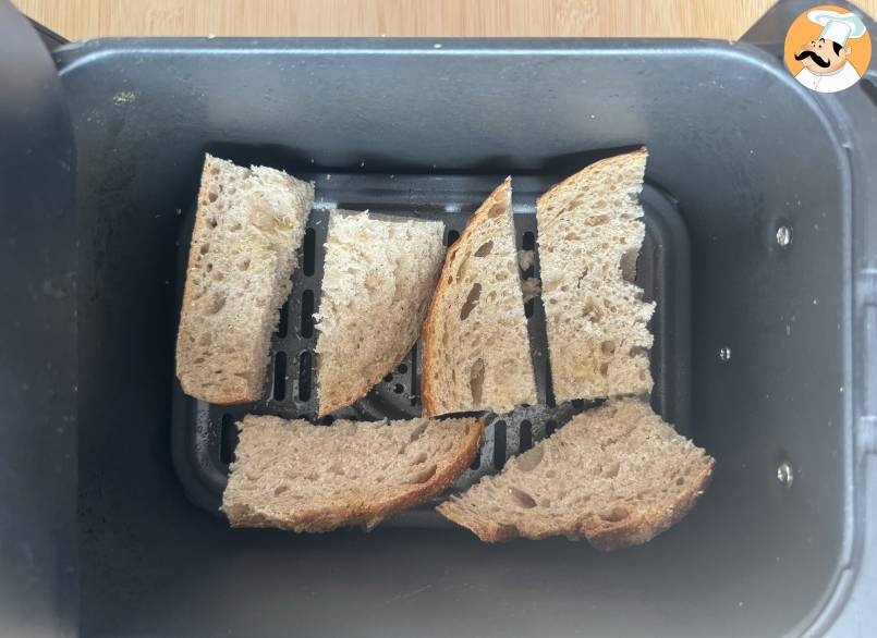 Im air fryer gebratener camembert, der schön flüssig ist!