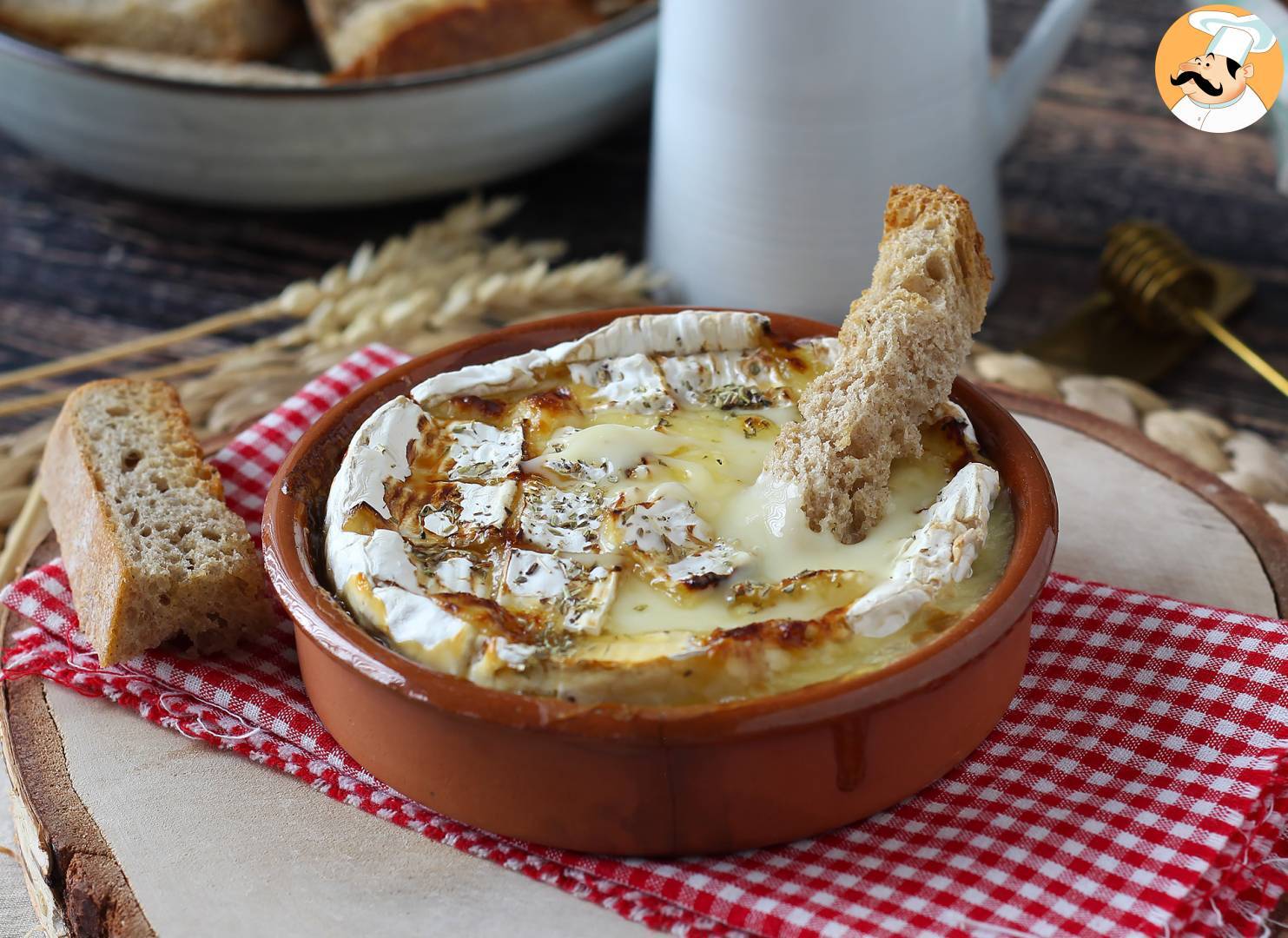 Im air fryer gebratener camembert, der schön flüssig ist!
