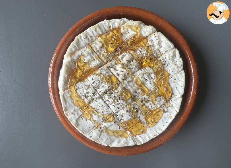 Im air fryer gebratener camembert, der schön flüssig ist!