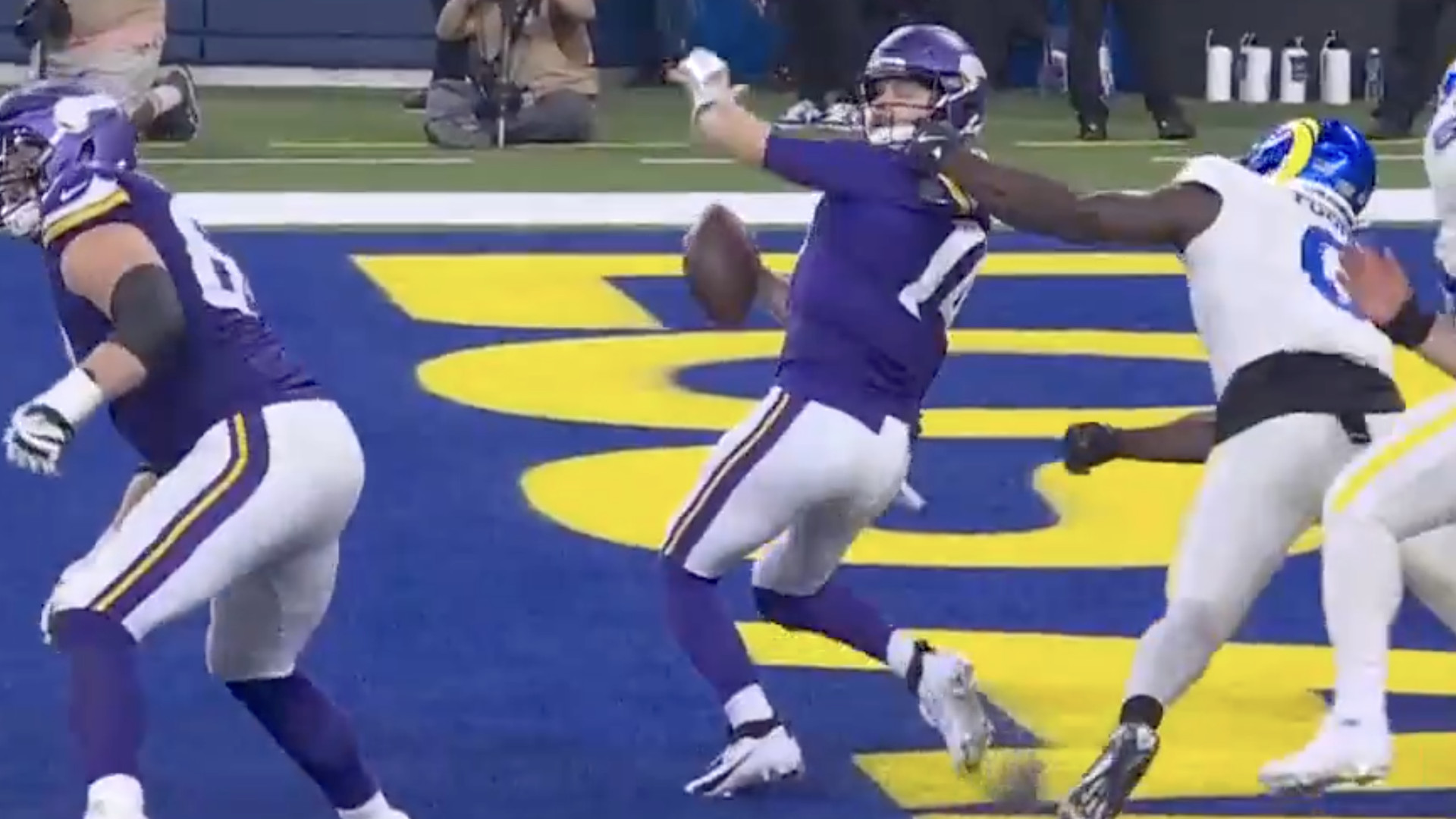 San Darnold Controversial Non-facemask Penalty In Vikings-Rams ...