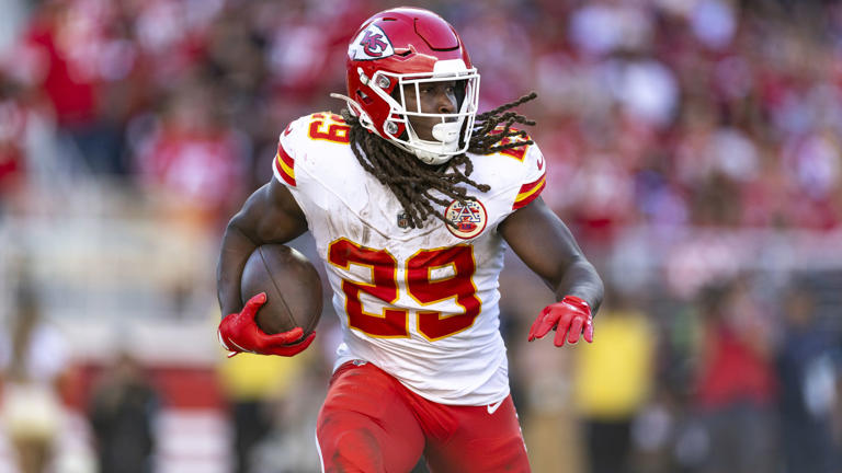 Kareem Hunt finding redemption in return to Chiefs