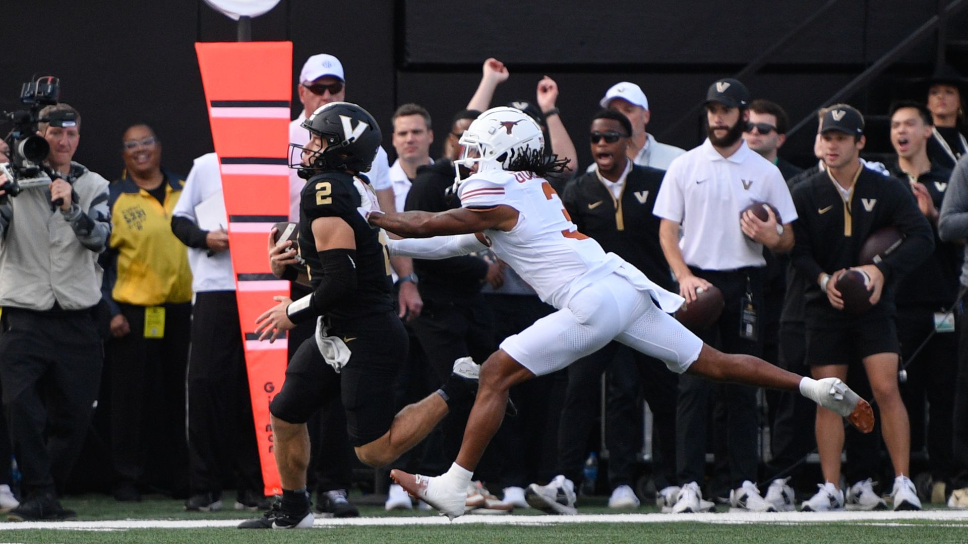 No. 5 Texas Vs. No. 25 Vanderbilt Live Updates: Longhorns Lead 24-17 ...