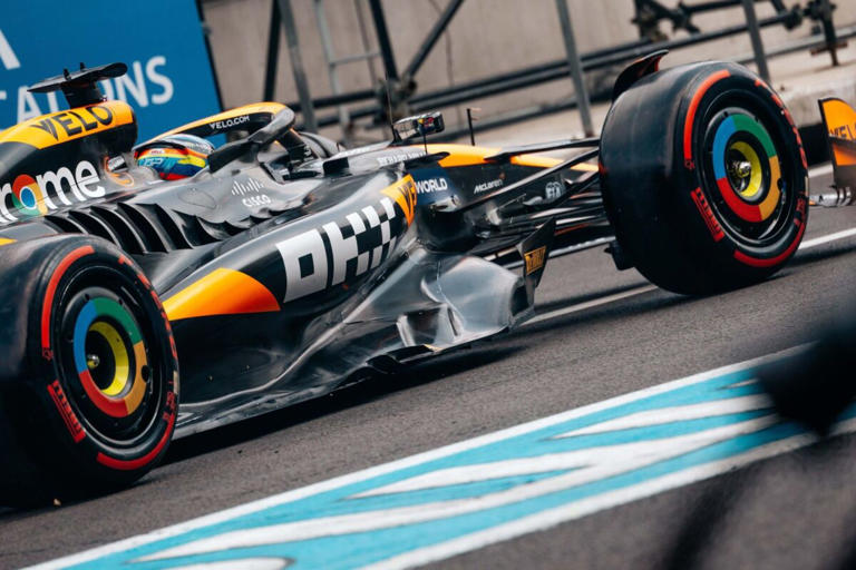 Oscar Piastri foi eliminado logo de cara (Foto: McLaren)