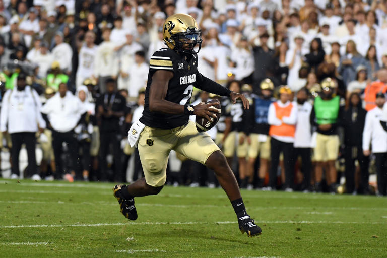 travis-hunter-leaves-colorado-football-game-vs-kansas-state-injury