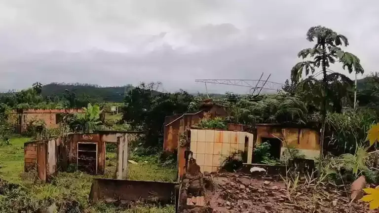 Ruínas do Distrito de Bento Rodrigues, em Mariana, local mais devastado e onde ocorreram quatro mortes