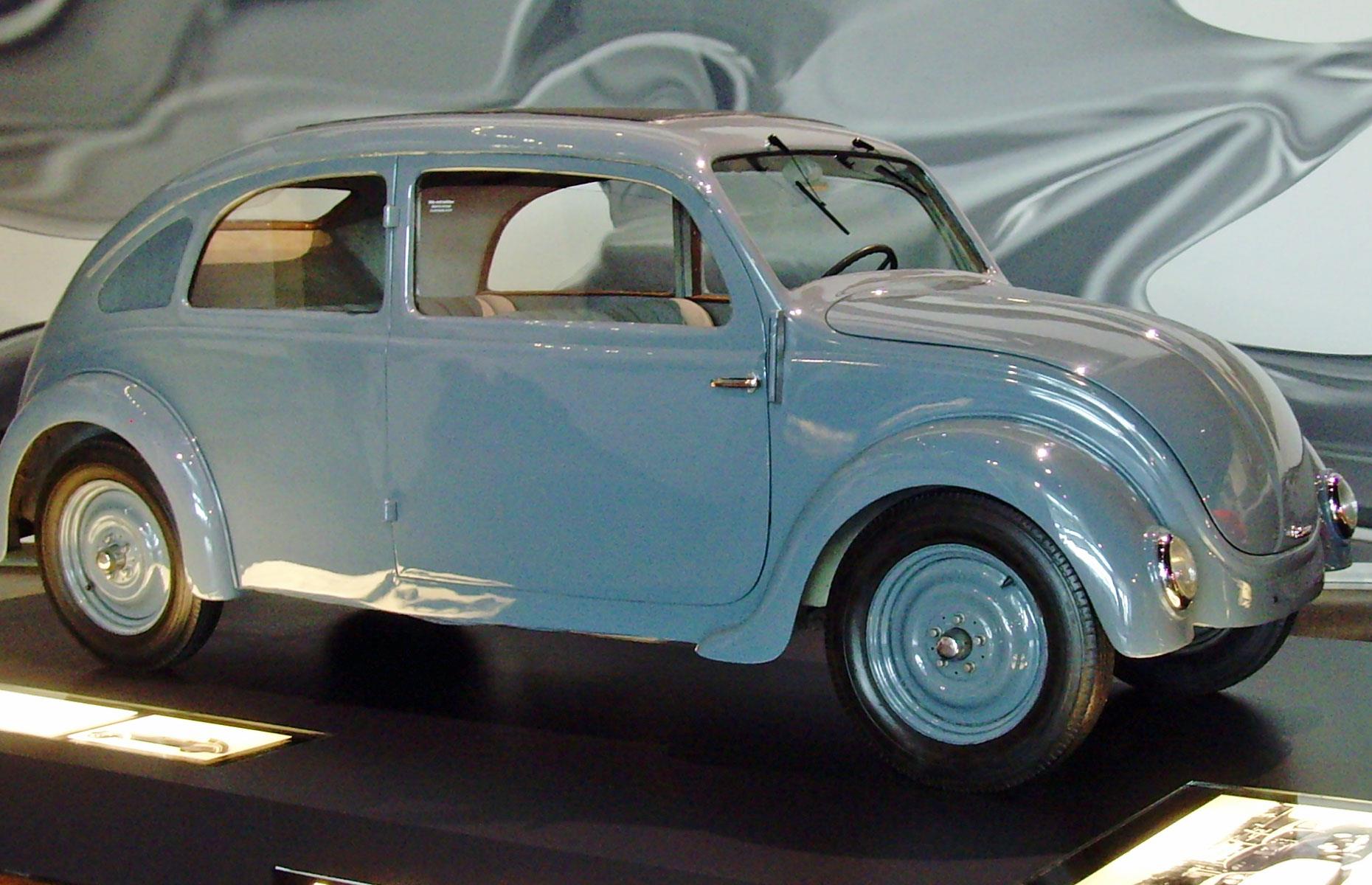Ferdinand Porsche diseña el precursor del Volkswagen Escarabajo