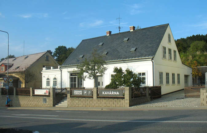 Ferdinand Porsche nace en Maffersdorf, Austria-Hungría