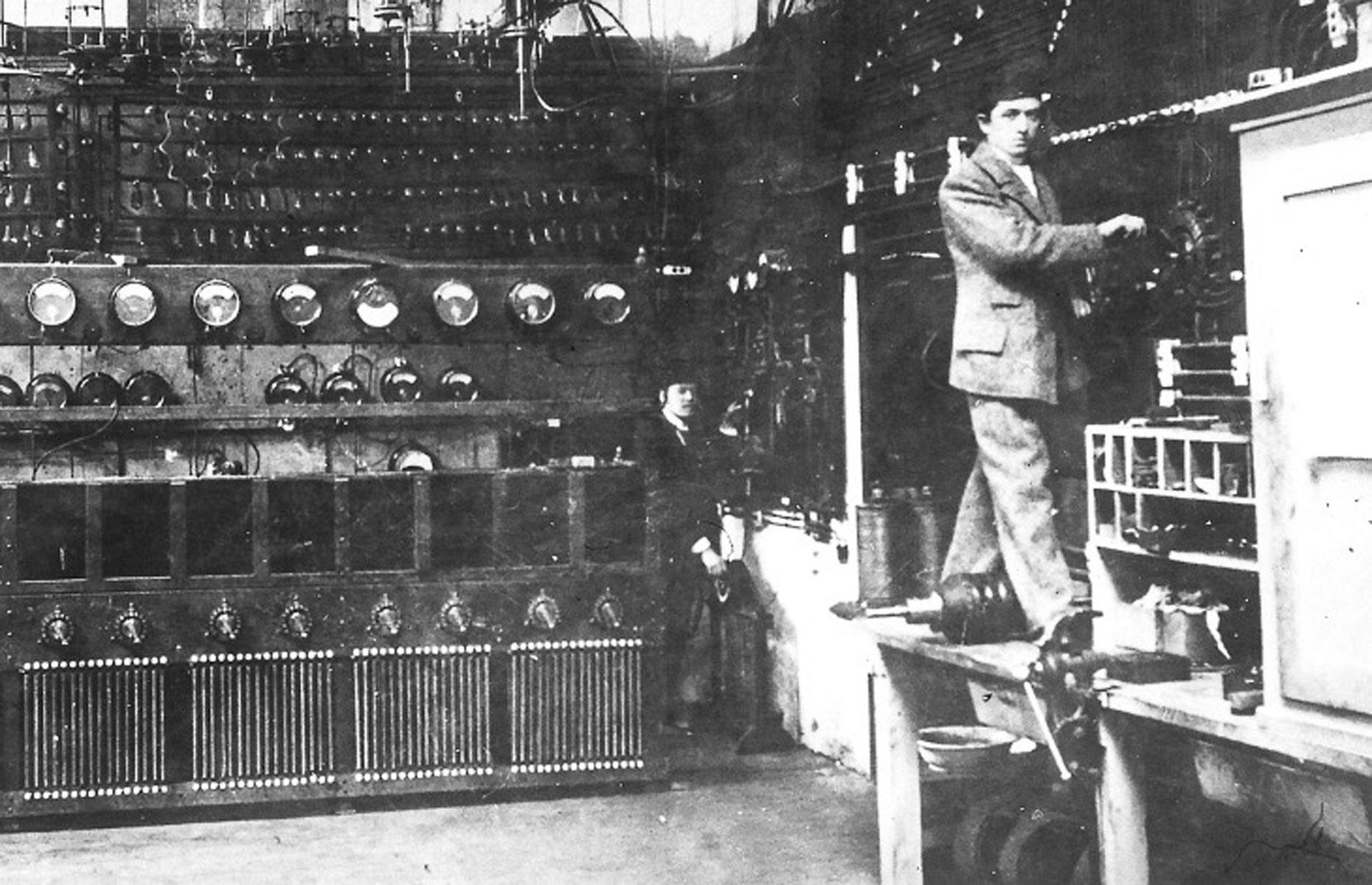 Ferdinand Porsche impresiona en Béla Egger