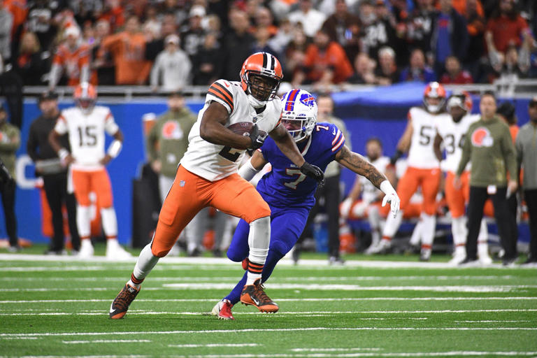 Bills land five-time Pro Bowl WR Amari Cooper in trade with Browns