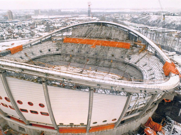 10 must-see moments from the Saddledome's construction and opening