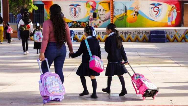 Los alumnos de educación básica tendrán tres fines de semana largos en noviembre. Foto: Cuartoscuro