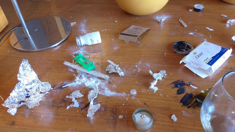 Se encontraron restos de aparente droga en la habitación de Liam Payne. Foto: X @cronopiatw