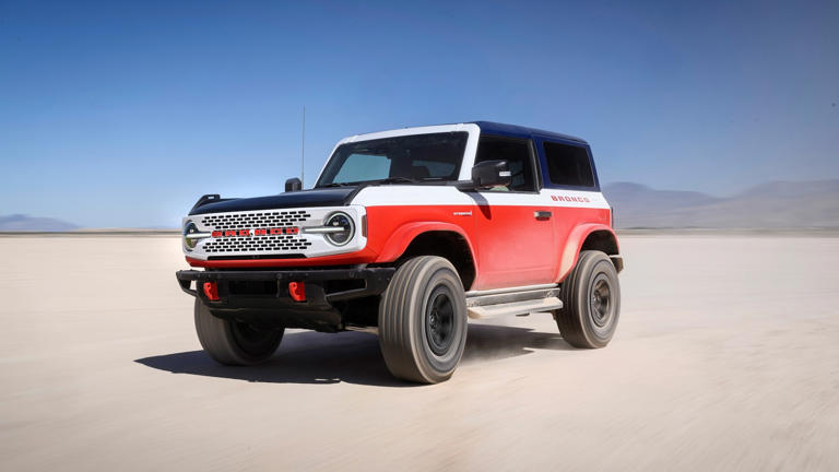 2025 Ford Bronco Pricing Rollercoaster: Base Model Is Back—and the ...