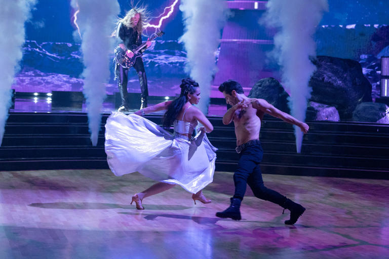 'Dancing with the Stars': Jenn Tran dedicates dance to Taylor Swift ...