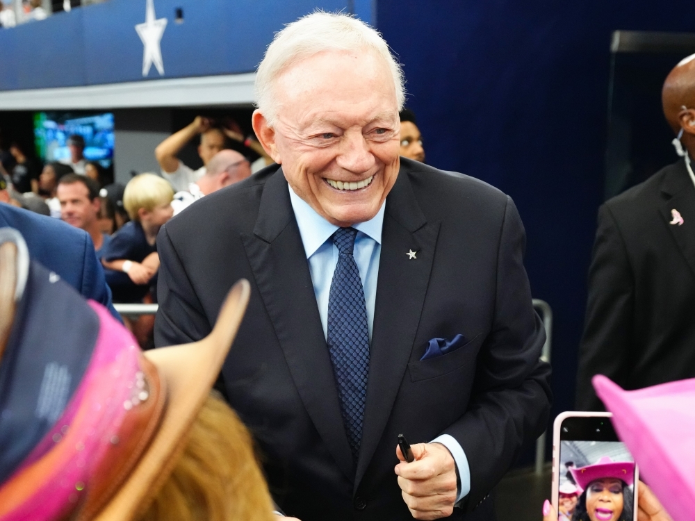 Dallas Cowboys Owner Jerry Jones Defends Threatening To Fire Radio ...