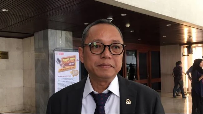 Ketua DPP PDI Perjuangan atau PDIP PDIP Deddy Sitorus di gedung DPR, Jakarta, Kamis (17/10/2024).