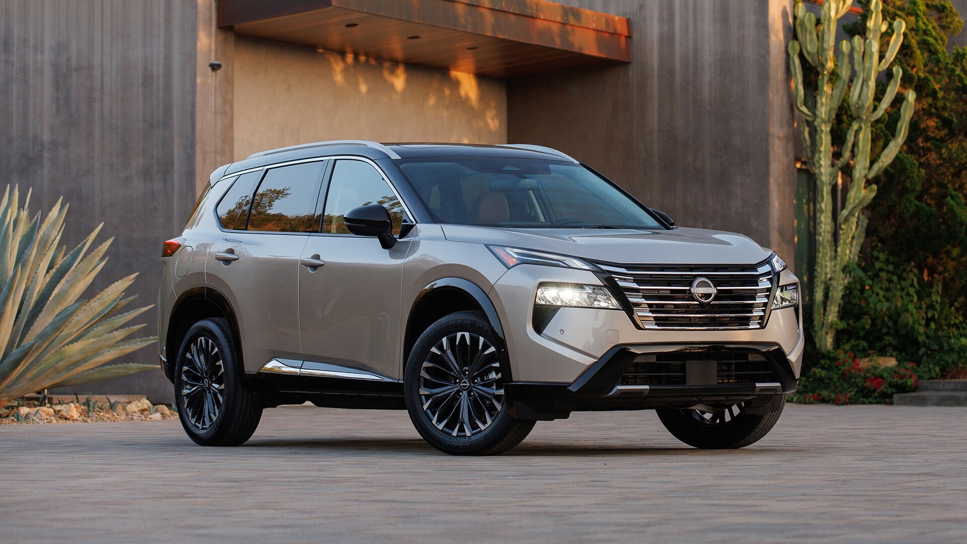 The Popular Nissan Rogue Will Be a Plug-In Hybrid SUV Soon