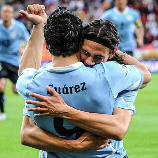 Suárez y Cavani cruzaron mensajes en las redes, ¿qué se dijeron?