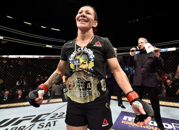 Cris Cyborg defendeu o UFC entre 2016 e 2019.. Foto: Reproduo / Facebook ufc