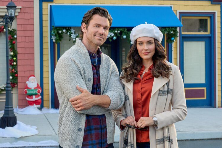 Hallmark's "Countdown to Christmas" 2024 Schedule Is Here to Get Us