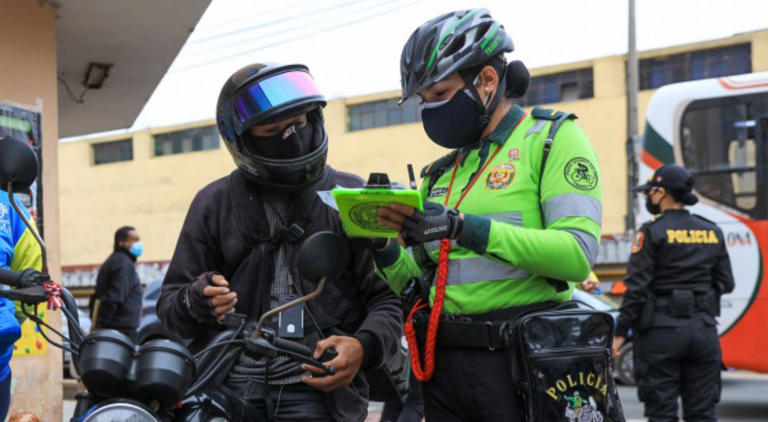 Estos distritos de Lima prohíben la circulación de dos personas en  motocicleta: multa supera los S/