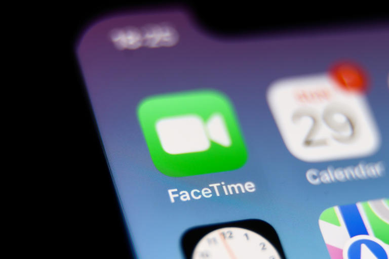 How to take control of someone else's screen during a FaceTime