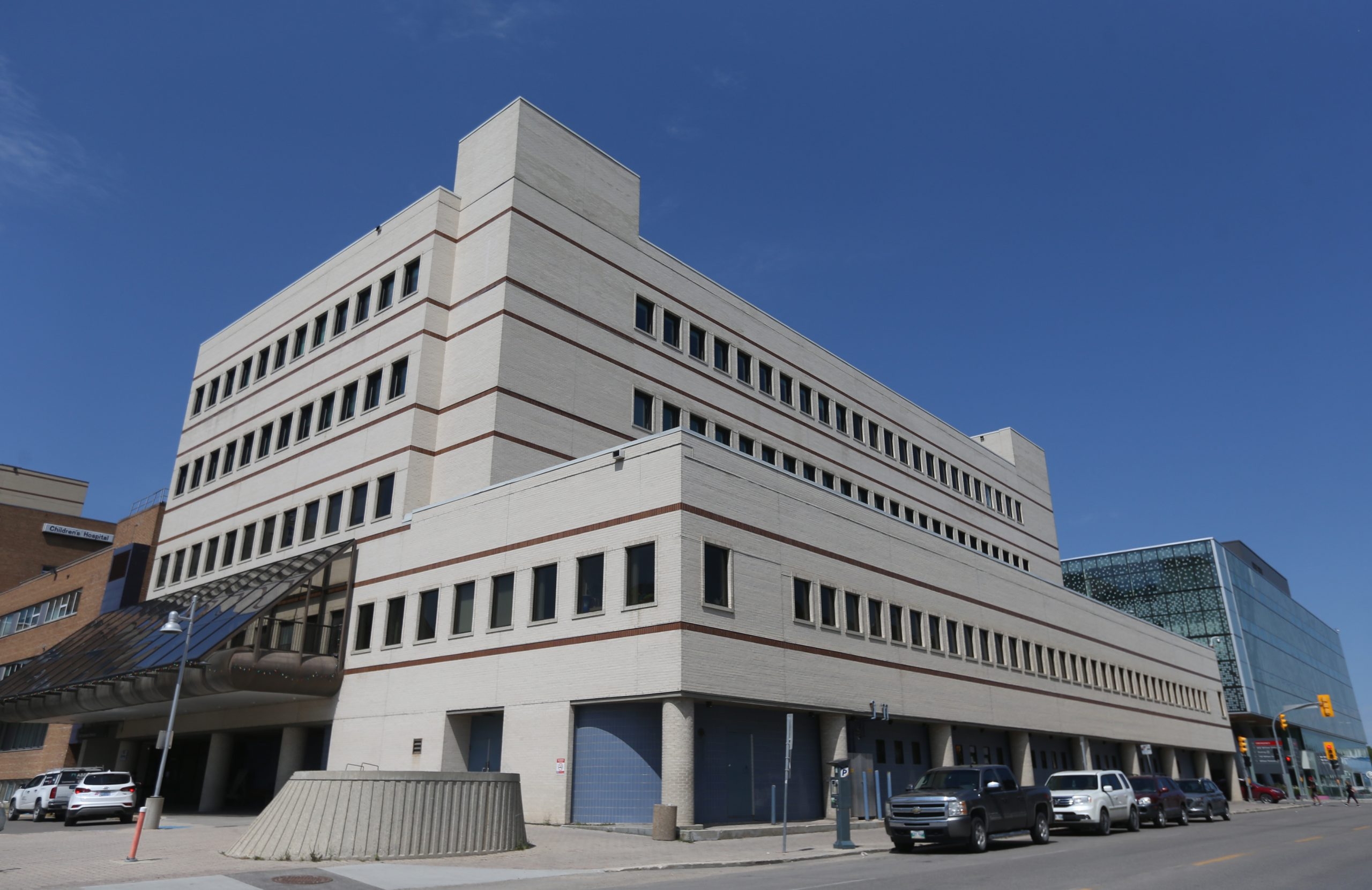 Man attacked with machete, no current arrests