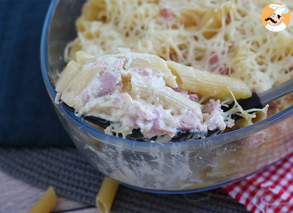 Nudelgratin mit käse und schinken