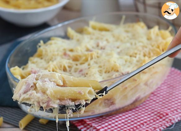 Nudelgratin mit käse und schinken