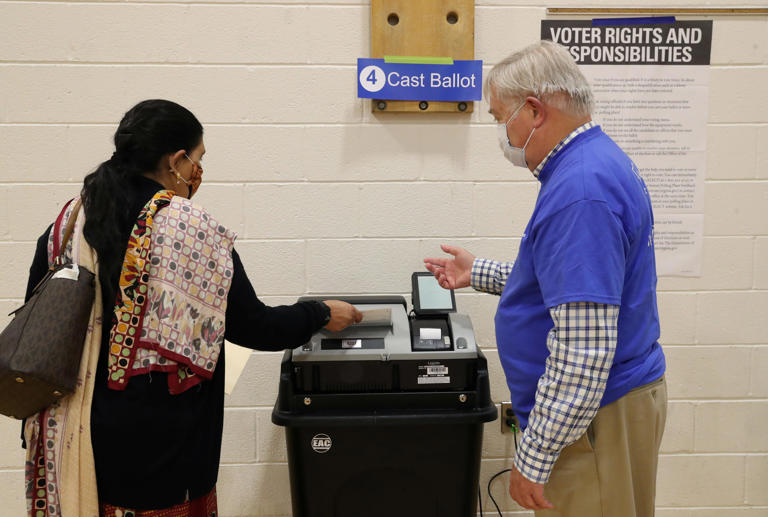 Supreme Court Lets Virginia Resume Its Purge Of Voter Rolls Before The Election 2239