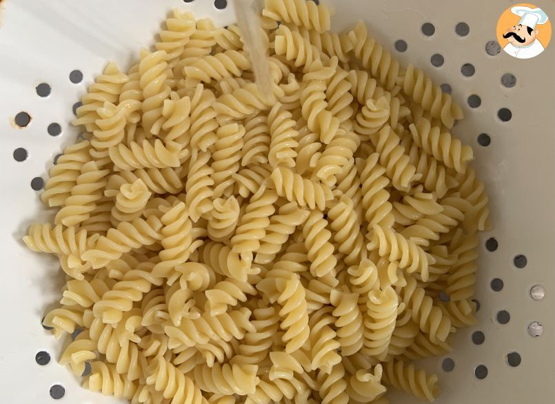 Cremiger nudelsalat, fertig in weniger als 10 minuten!