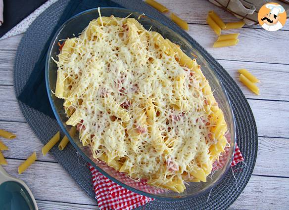 Nudelgratin mit käse und schinken