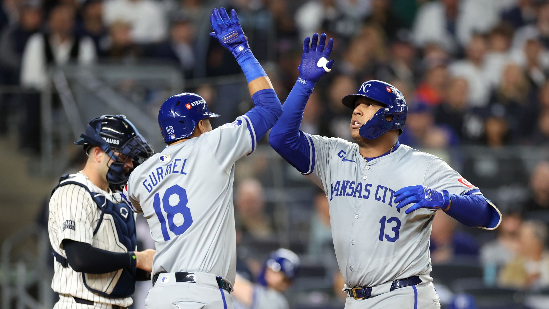 Royals Catcher Salvador Perez Wins 2024 Roberto Clemente Award