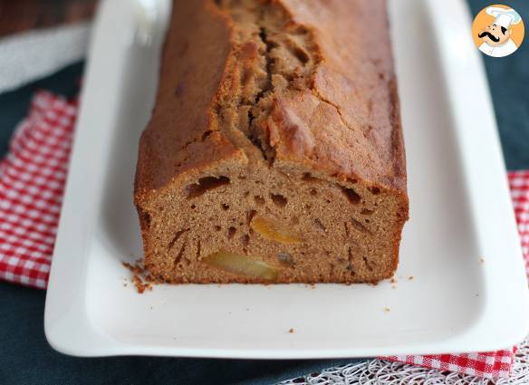 Apfelkuchen mit zimt und nüssen