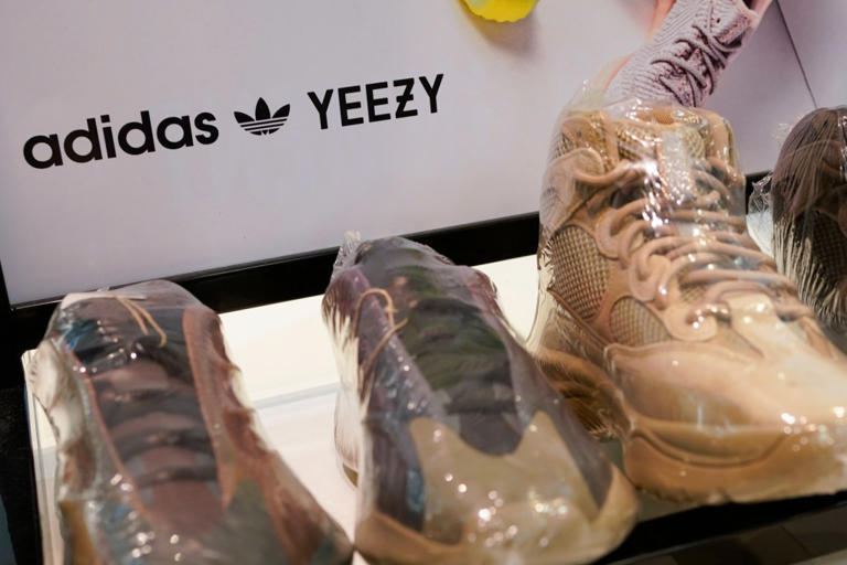 Adidas yeezy 200 gold best sale