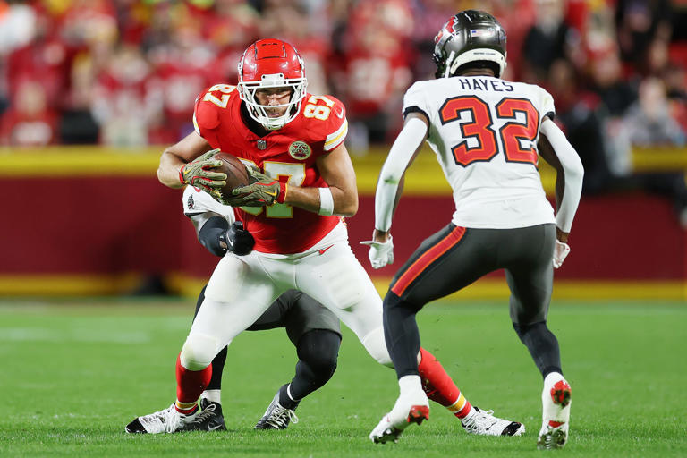 Travis Kelce Sets NFL Record as the Oldest Player to Accomplish Impressive Stat in League History