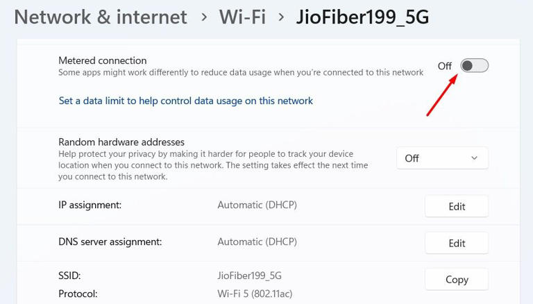 Metered Connection toggle in the Settings app.