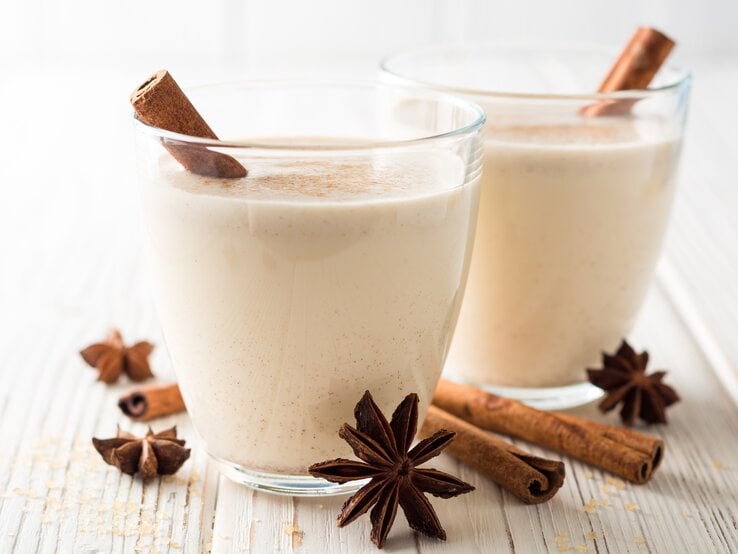Eggnog: Weihnachtlicher Eierpunsch aus den USA und England