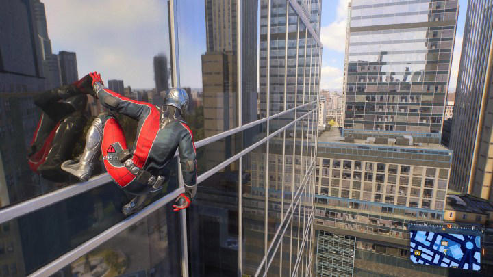 Spider-Man climbs up a building in Spider-Man 2.