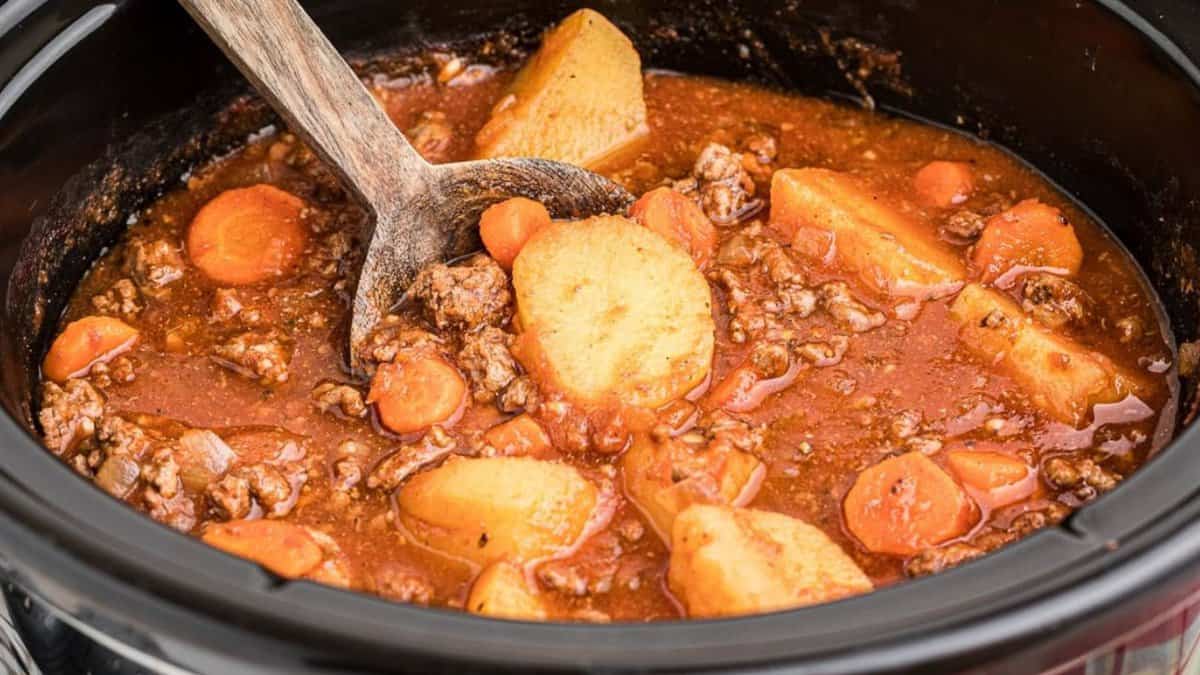23 Easy Crockpot Meals That Won t Break the Bank