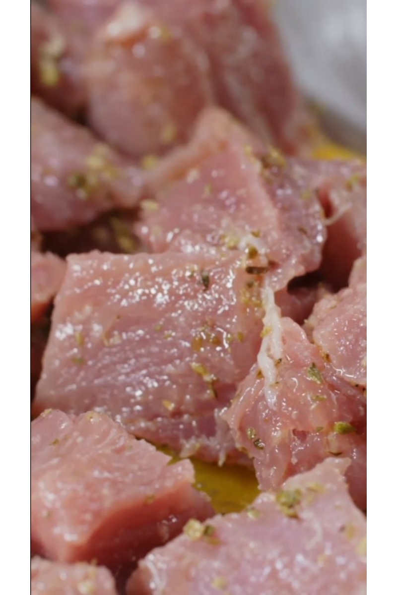 Leckere Schweinefleisch-Souvlaki nach griechischer Art mit schneller ...