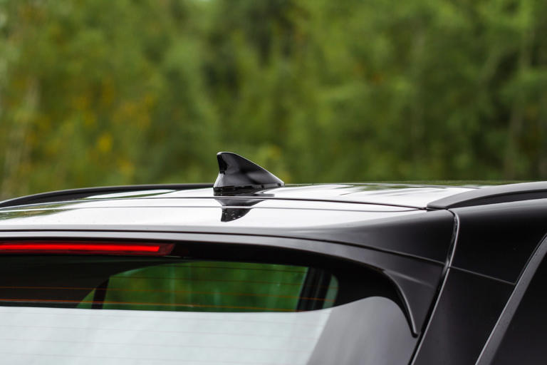Here’s what the shark fin on cars is for