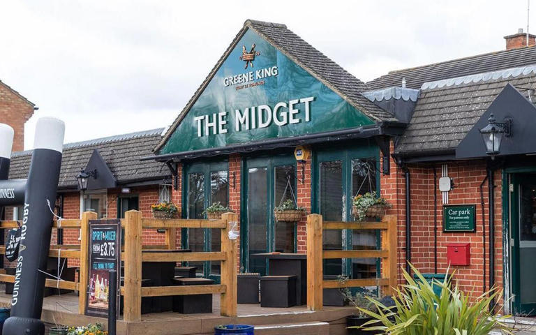 Pub called The Midget changes name after lecturer says it is offensive