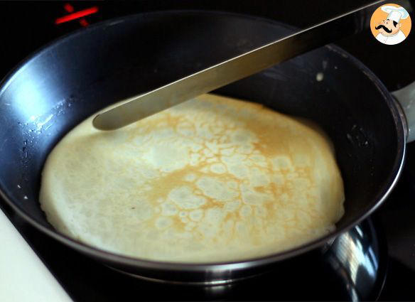 Passo 4 - Crepe salgado recheado com béchamel, queijo e presunto