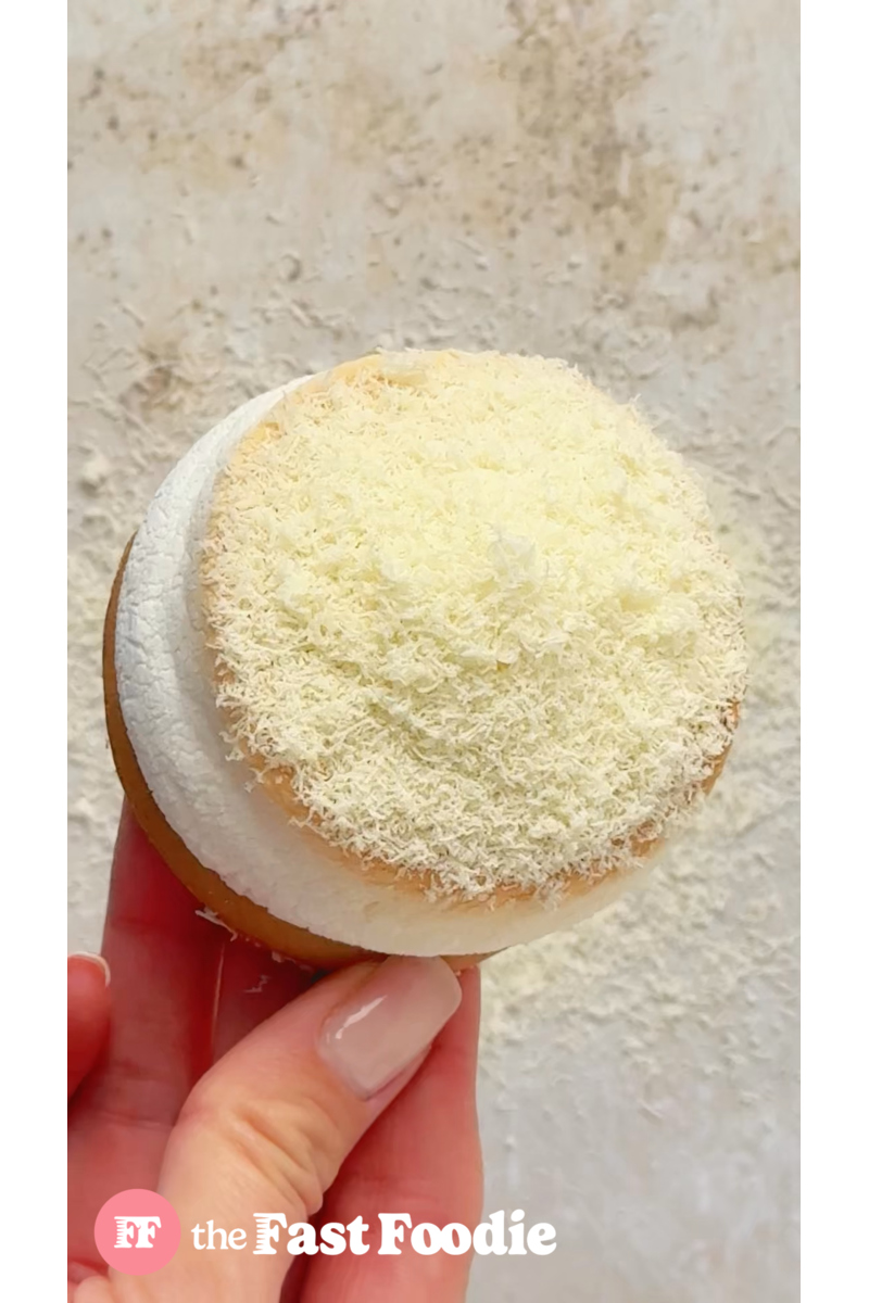 Schneeball s’mores, die leichteste und fluffigste Weihnachtsleckerei