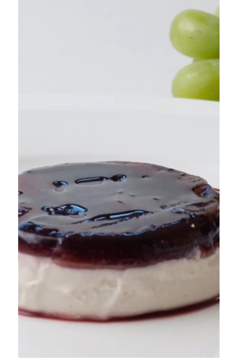 Panna Cotta mit Trauben, ein einfaches, köstliches Dessert