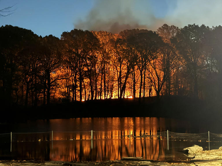 Smoke moves through NYC after fires in New Jersey, Hudson Valley